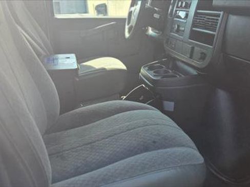 Used 2017 GMC Savana 2500 image 16