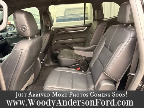 Used 2024 GMC Acadia Elevation w/ Black Edition AWD/4WD image 9