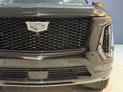 New 2026 Cadillac Escalade ESV Sport w/ LPO, ONYX Package image 21