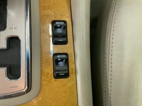 Used 2004 INFINITI Q45 Luxury image 16