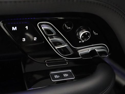 Used 2022 Land Rover Range Rover LWB SV Autobiography image 19