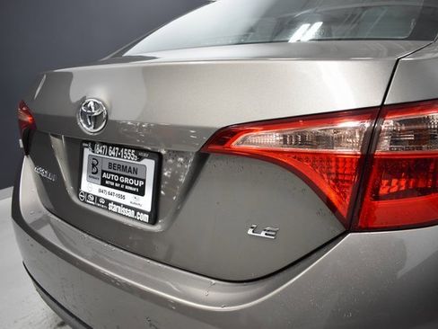 Used 2018 Toyota Corolla L image 11