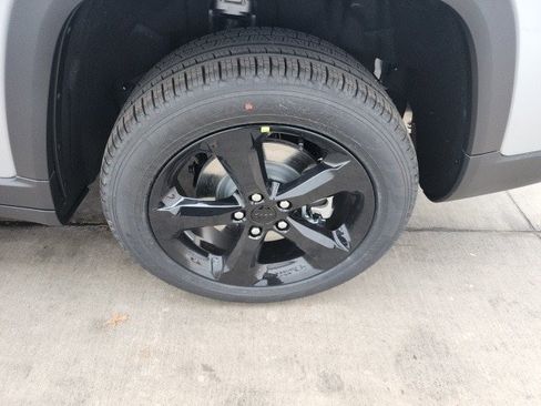 New 2025 Jeep Grand Cherokee L Limited image 27