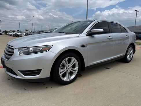 Used 2019 Ford Taurus SEL w/ Equipment Group 201A FWD image 3