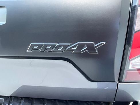 Used 2021 Nissan Titan PRO-4X w/ Pro-4x Convenience Package AWD/4WD image 15