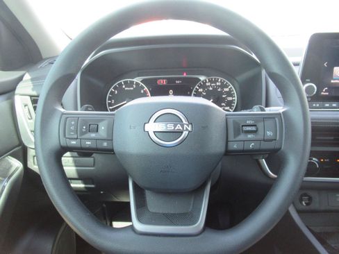 Used 2026 Nissan Rogue S FWD image 22