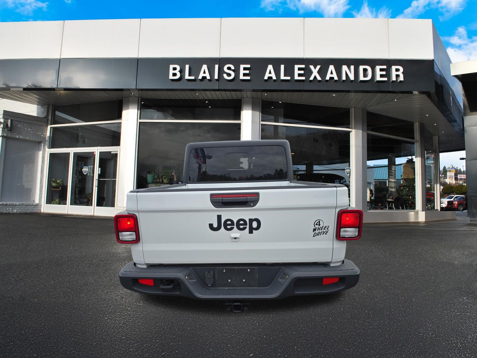 Used 2022 Jeep Gladiator Mojave AWD/4WD image 3
