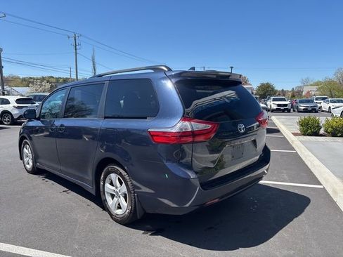 Used 2018 Toyota Sienna LE FWD image 8