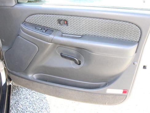 Used 2004 Chevrolet Avalanche 4x4 image 19