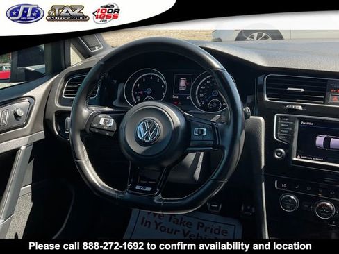 Used 2017 Volkswagen Golf R 4-Door image 17