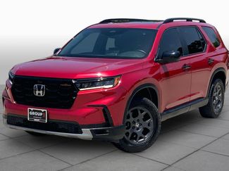 Used 2025 Honda Pilot TrailSport video 1