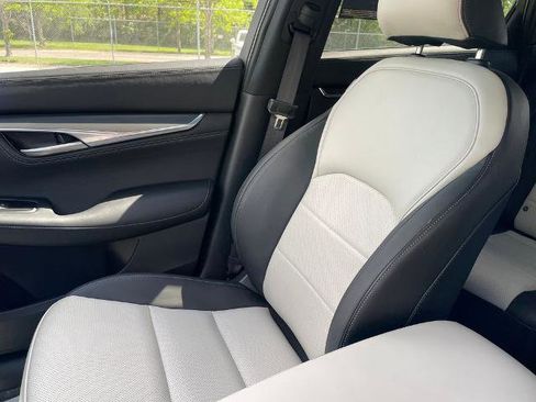 Certified 2025 INFINITI QX55 Luxe w/ Cargo Package AWD/4WD image 18