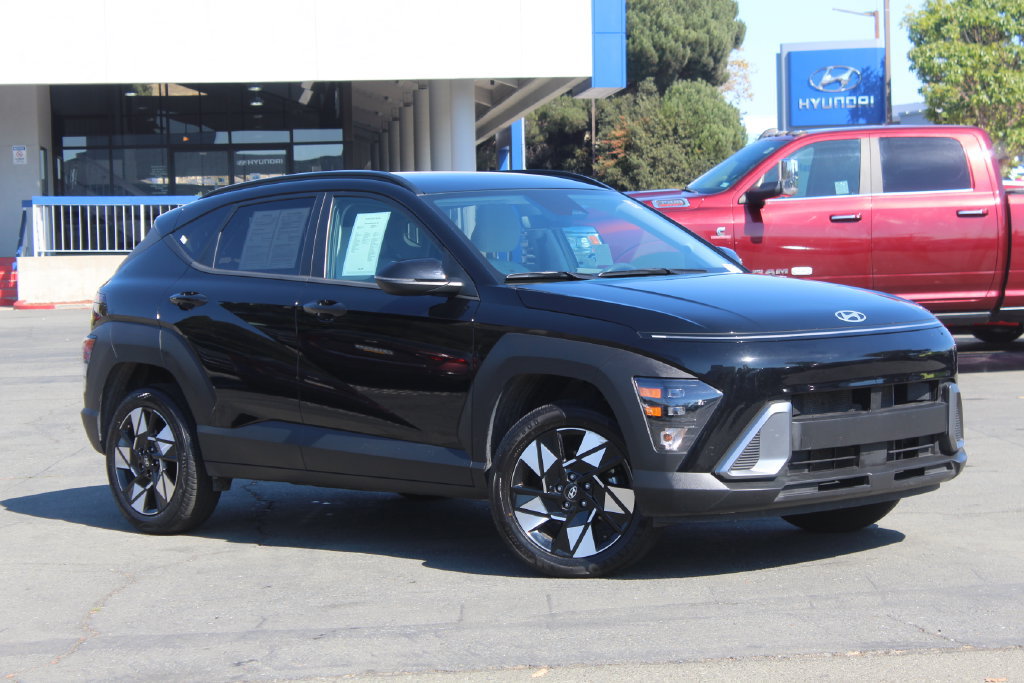 Used 2025 Hyundai Kona SEL AWD/4WD image 1