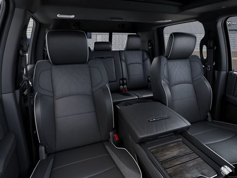 New 2026 RAM 2500 Limited AWD/4WD image 17
