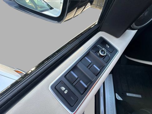 Used 2015 Land Rover Range Rover Supercharged AWD/4WD image 21