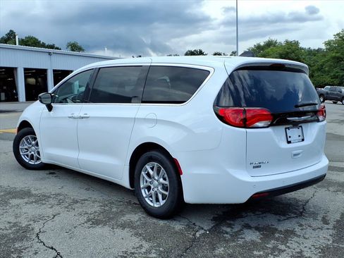 New 2027 Chrysler Pacifica LX FWD image 6