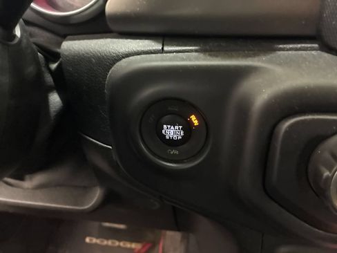 Used 2018 Jeep Wrangler Unlimited Sport S AWD/4WD image 16