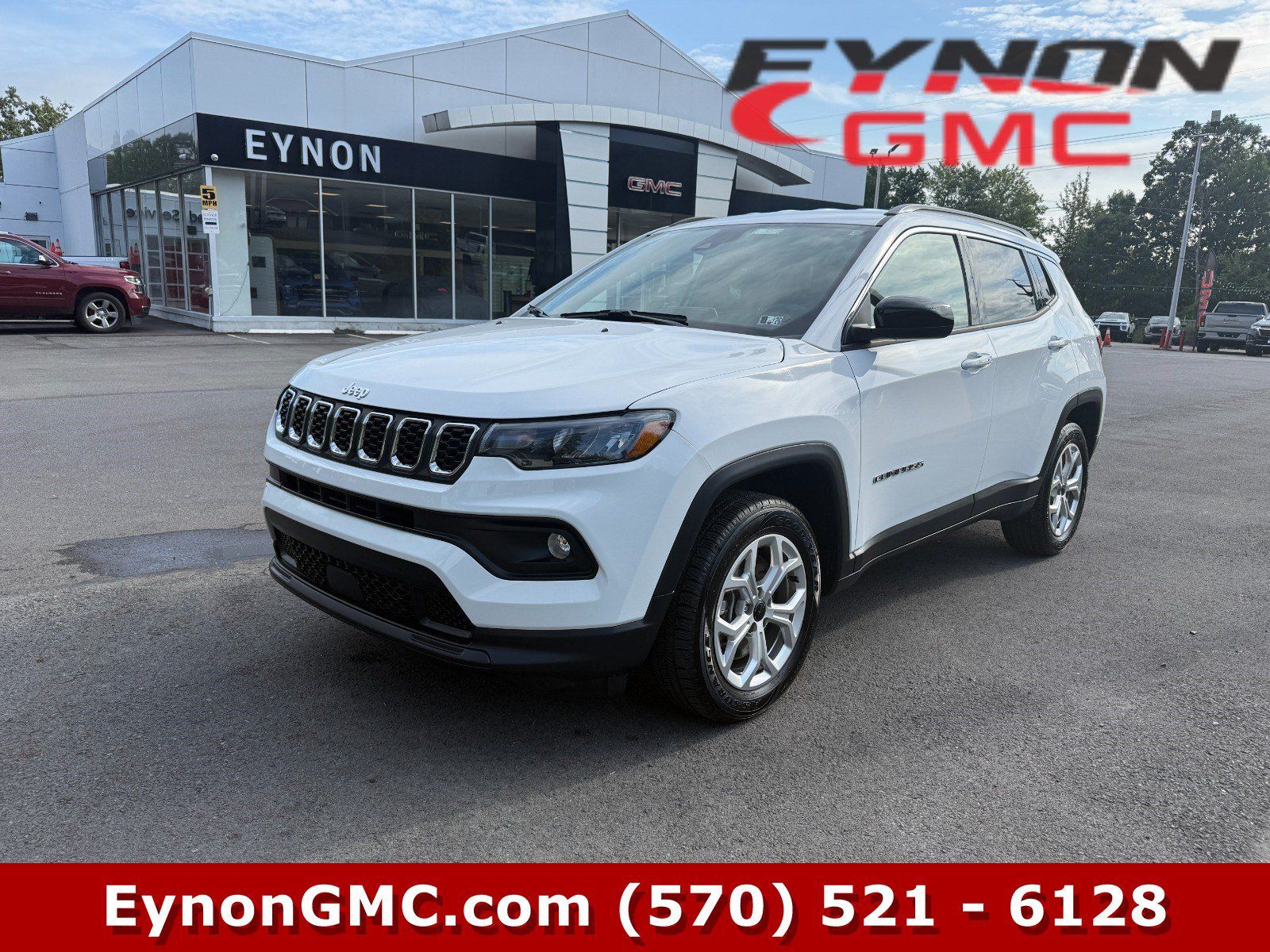 Used 2025 Jeep Compass Latitude AWD/4WD image 1