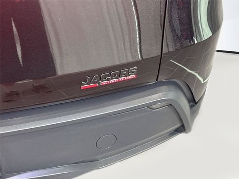 Used 2026 Tesla Model Y 2WD image 37