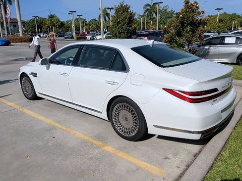 Used 2021 Genesis G90 5.0 Ultimate AWD/4WD image 5