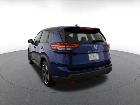 Used 2025 Nissan Rogue SV FWD image 7