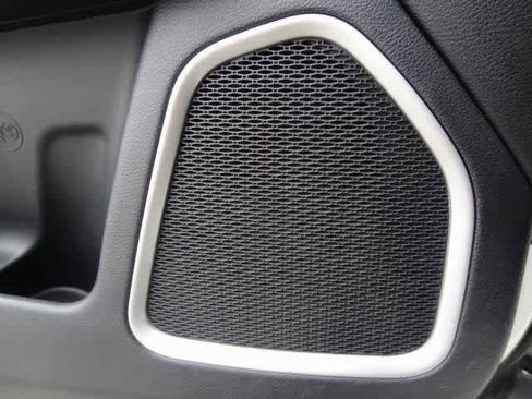 Used 2017 Jeep Compass Latitude w/ Popular Equipment Group image 18