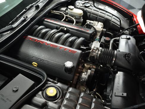 Used 1997 Chevrolet Corvette Coupe w/ Memory Pkg image 30