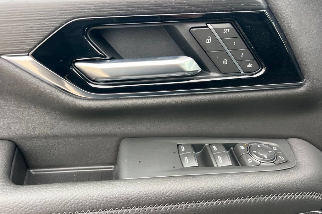 New 2026 GMC Yukon XL Denali AWD/4WD image 8