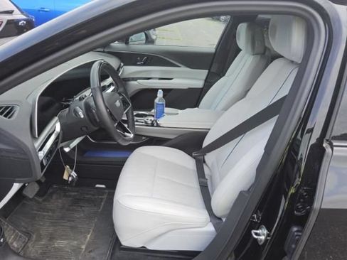 Used 2024 Cadillac Lyriq Luxury w/ LPO, Floor Liner Package AWD/4WD image 2