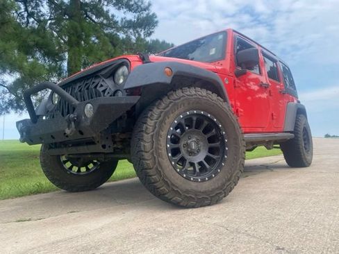 Used 2013 Jeep Wrangler Unlimited Sport AWD/4WD image 3