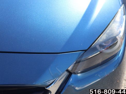 Used 2018 MAZDA MAZDA3 Grand Touring image 11