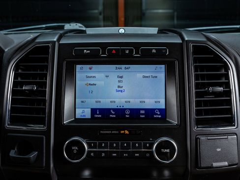 Used 2020 Ford Expedition Limited w/ Equipment Group 301A image 21