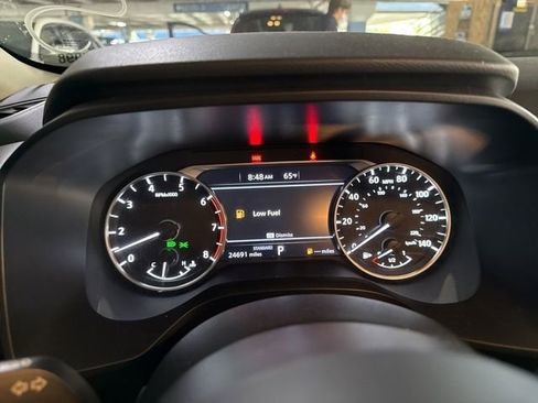 Used 2024 Nissan Rogue SV image 7