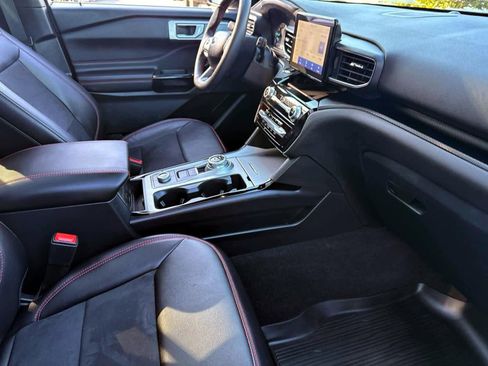 Used 2024 Ford Explorer ST-Line w/ Class IV Trailer Tow Package image 9