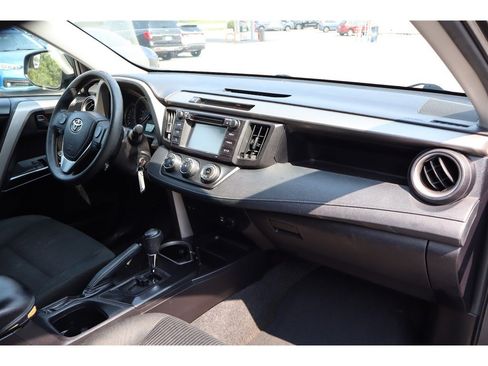Used 2016 Toyota RAV4 LE FWD image 25