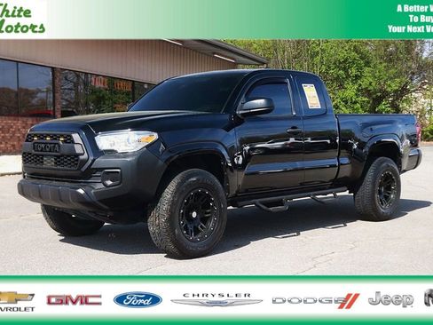 Used 2022 Toyota Tacoma SR RWD image 1