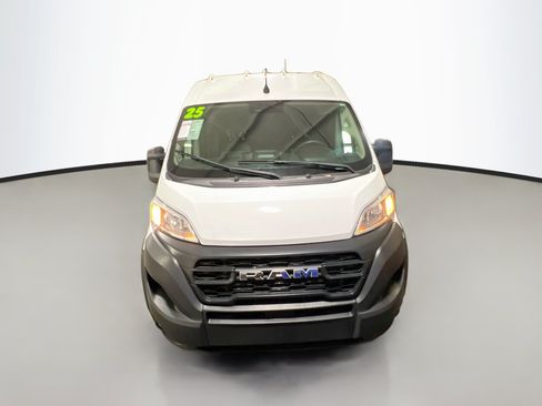 Used 2025 RAM ProMaster 2500 w/ Convenience Group FWD image 11