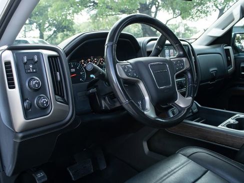 Used 2018 GMC Sierra 1500 Denali w/ Denali Ultimate Package AWD/4WD image 9