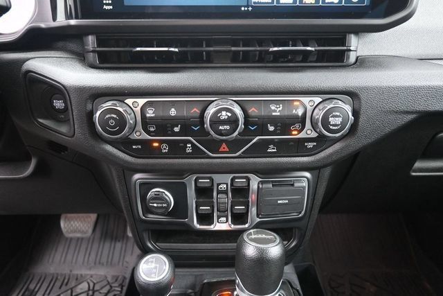 Used 2024 Jeep Gladiator Sport AWD/4WD image 25