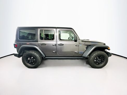 Used 2025 Jeep Wrangler Willys image 10