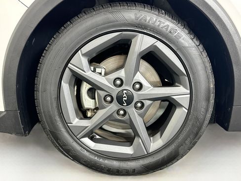 Used 2025 Kia K4 FWD image 11