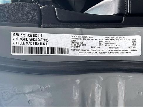 Used 2020 Jeep Grand Cherokee Altitude AWD/4WD image 19
