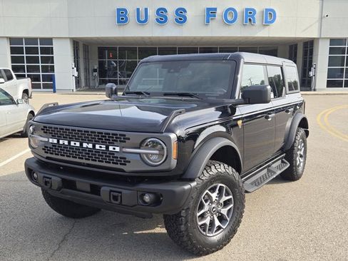 New 2025 Ford Bronco Badlands image 1