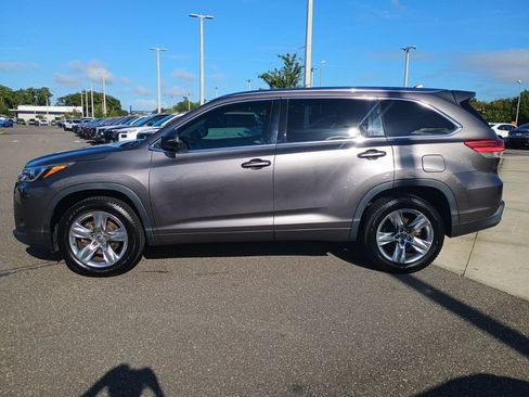 Used 2017 Toyota Highlander Limited FWD image 8