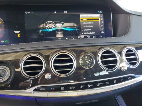 Used 2019 Mercedes-Benz S 560 Sedan image 25