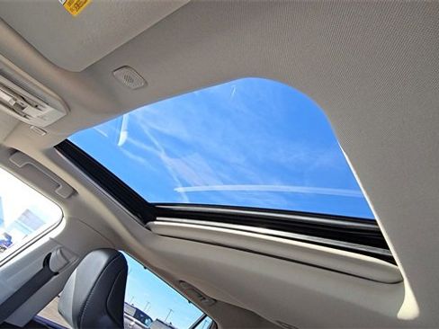 Used 2023 Toyota Highlander Limited image 14