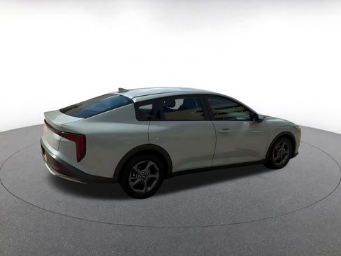 Used 2025 Kia K4 FWD image 14