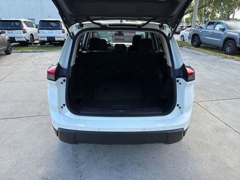Used 2024 Nissan Rogue S FWD image 30