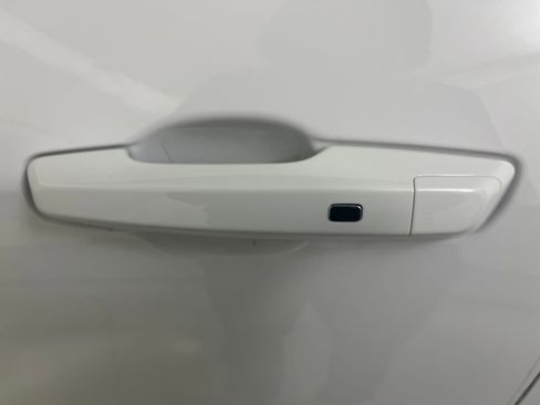 Used 2025 Chevrolet Equinox LT w/ Convenience Package II image 41