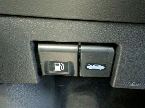 Used 2024 Nissan Kicks S image 29